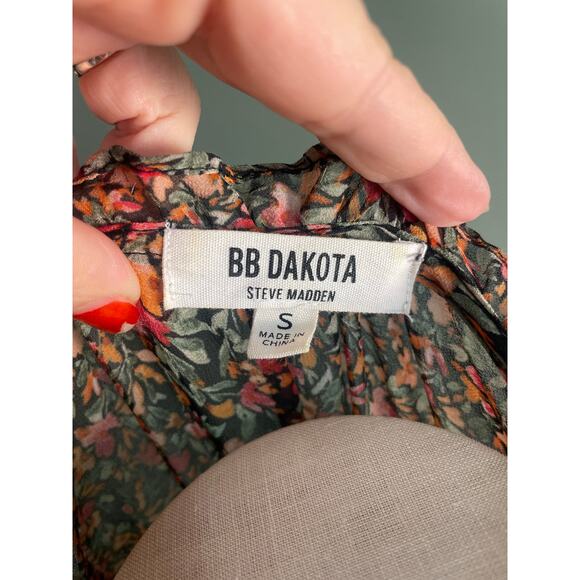 BB Dakota Steve Madden Flutter Sleeve Black Floral Maxi Dress. Size Small. - Picture 5 of 7